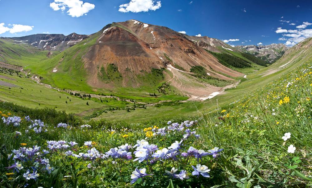 Redcloud above the Silver Creek valley